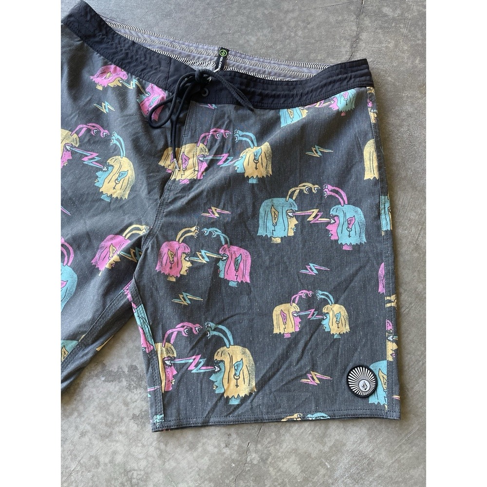 Volcom Alien Youth Alienated Stoney Board Shorts Mens 38 Surf Skate Y2K Rare